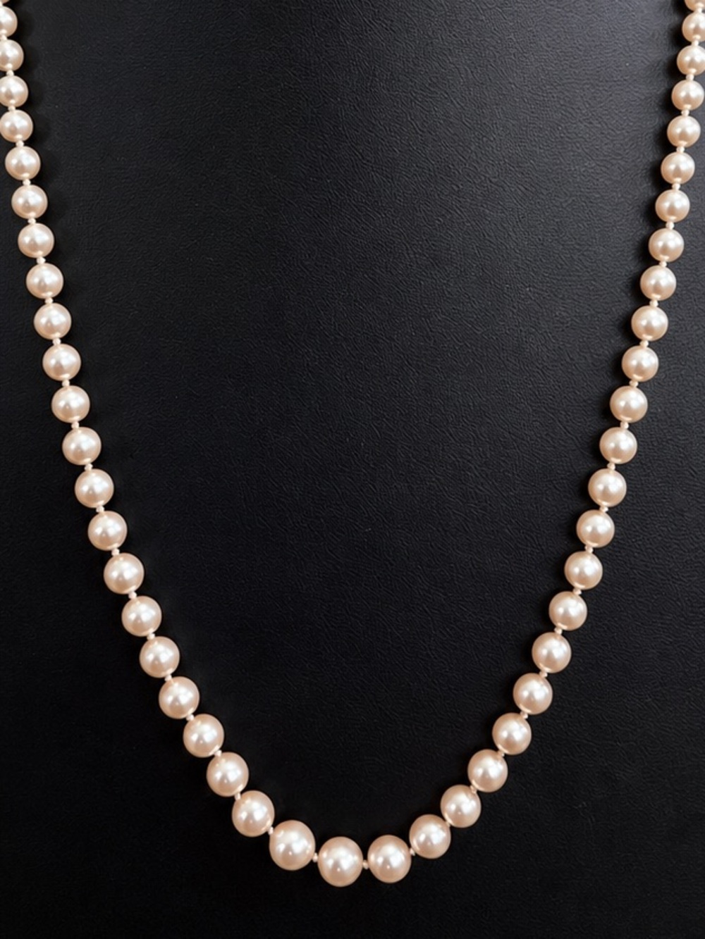 Vintage Monet Faux Pearl Necklace 24" Gold Tone Clasp Classic graduated